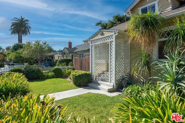 2421 Glyndon Avenue, Venice, CA 90291