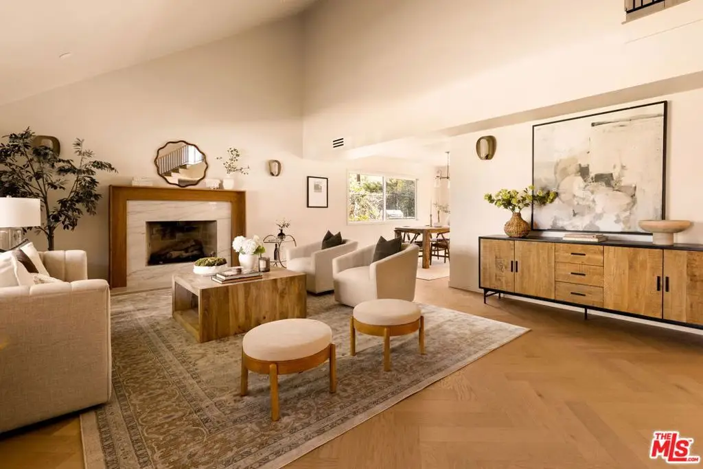 22460 Cairnloch Street, Calabasas, CA 91302 - #1