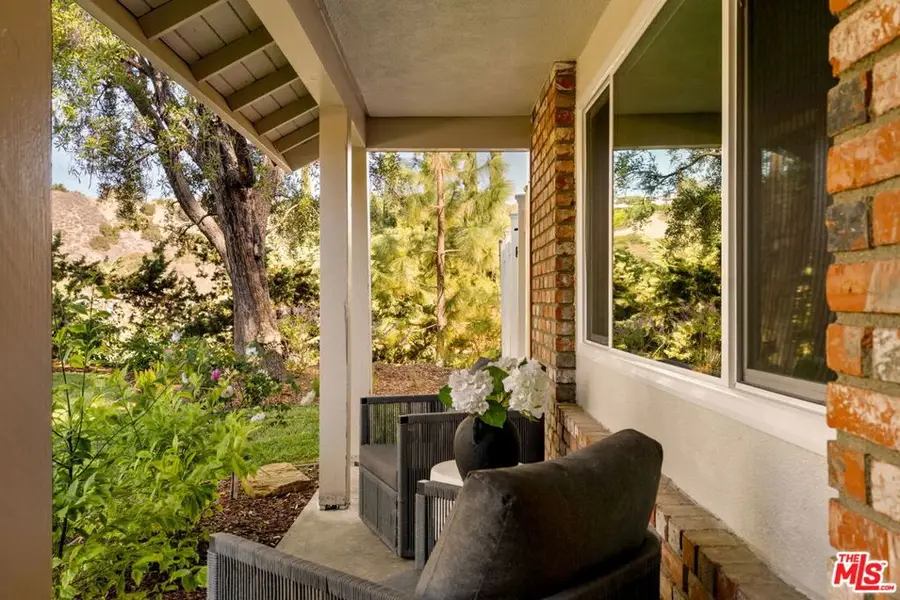 22460 Cairnloch Street, Calabasas, CA 91302 - #3