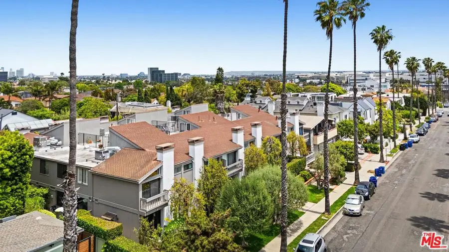 1015 21st Street #B, Santa Monica, CA 90403 - #2