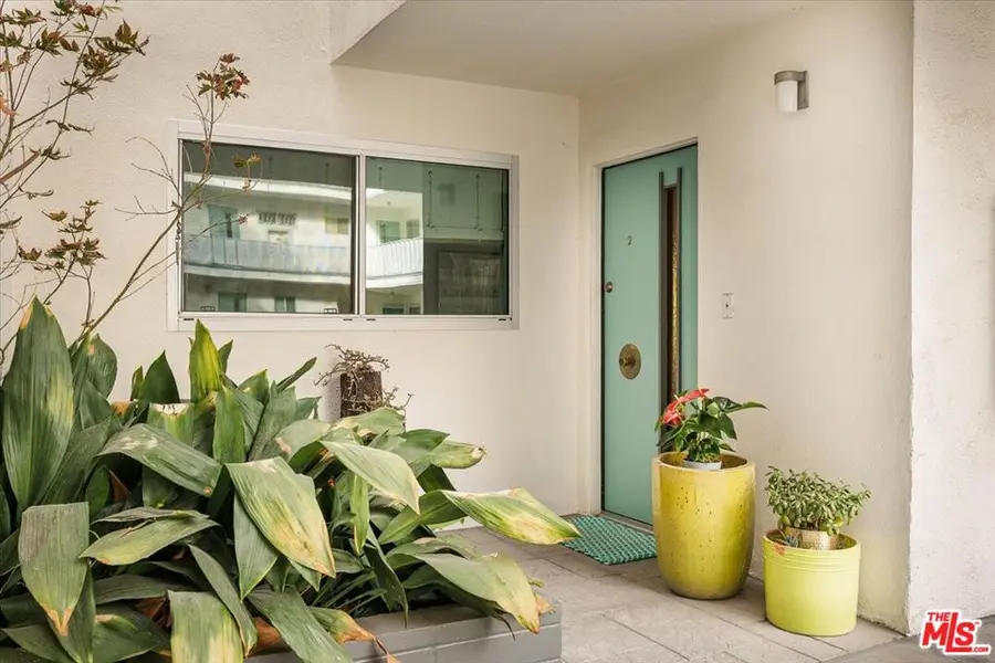 4343 Finley Avenue #2, Los Angeles, CA 90027 - #3