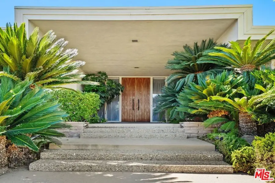 3031 Elvido Drive, Los Angeles, CA 90049 - #2