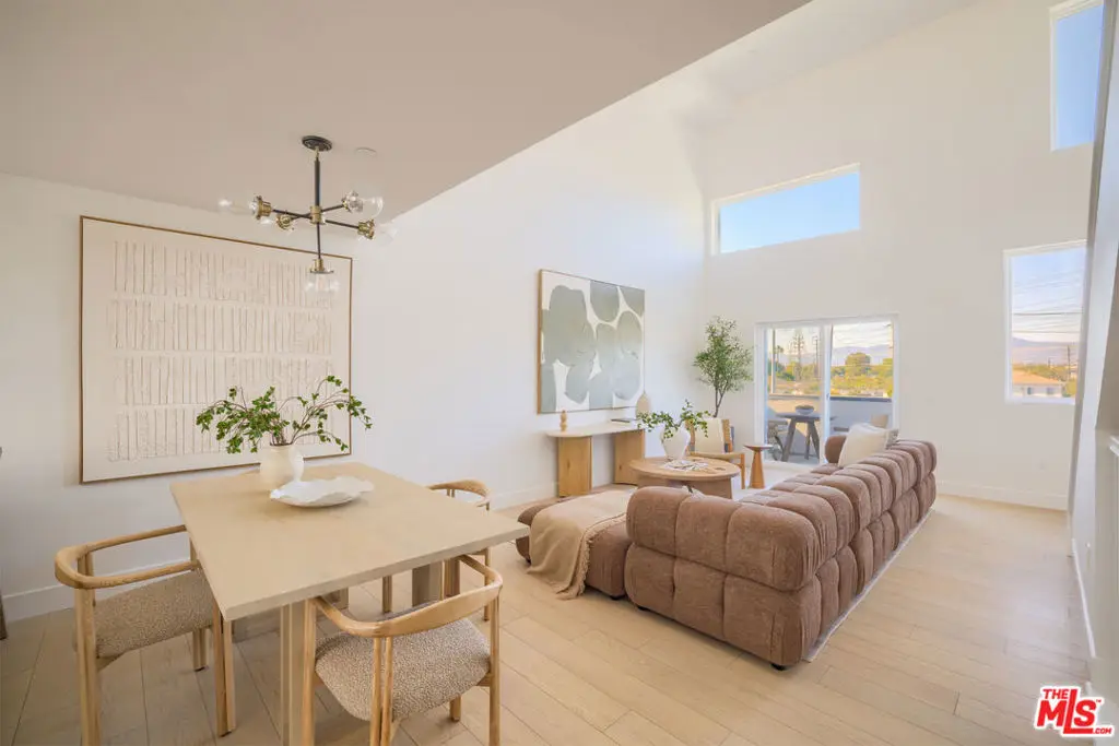 11214 Victory Boulevard #6, North Hollywood, CA 91606 - #1