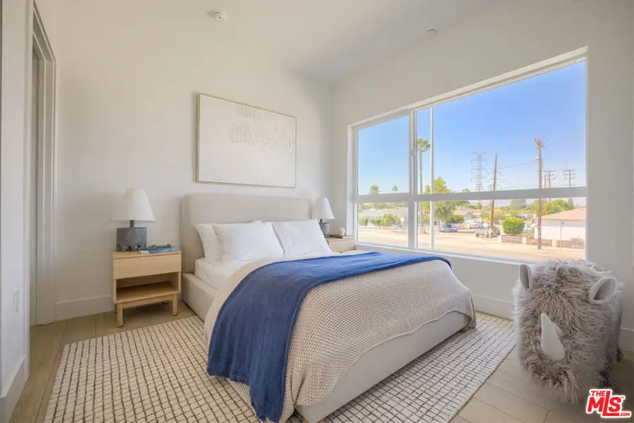 11214 Victory Boulevard #6, North Hollywood, CA 91606 - #3