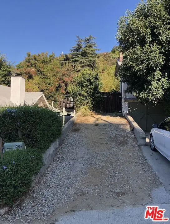2561 Glen Green Street, Los Angeles, CA 90068 - #3