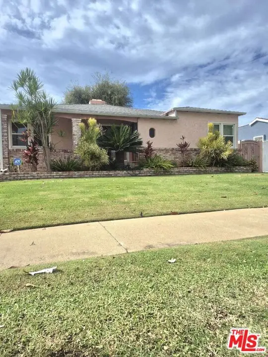 9133 S 7th Avenue, Inglewood, CA 90305 - #2