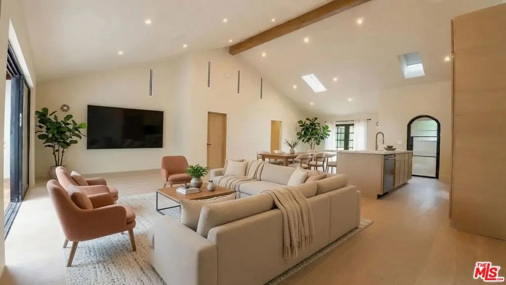 14655 Morrison Street, Sherman Oaks, CA 91403 - #1