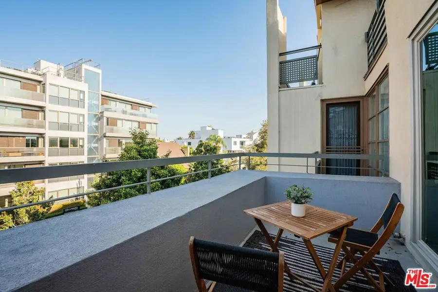 1645 Malcolm Avenue #302, Los Angeles, CA 90024 - #3