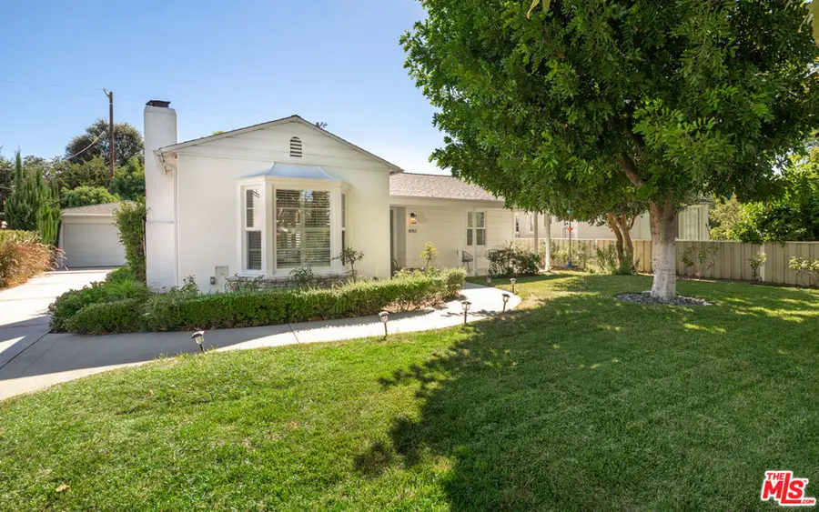 11752 Hartsook Street, Valley Village, CA 91607 - #3