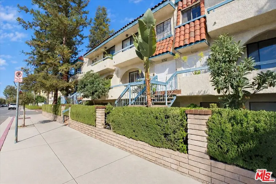 5352 Zelzah Avenue #14, Encino, CA 91316 - #2