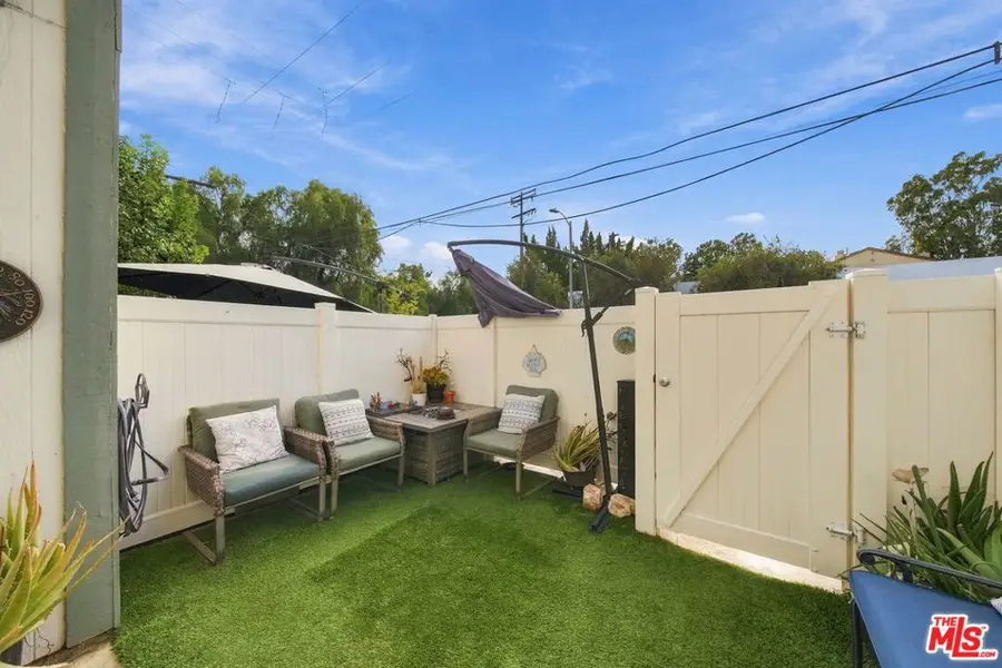 22865 Del Valle Street #3, Woodland Hills, CA 91364 - #2