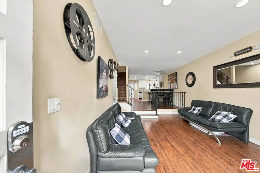 22865 Del Valle Street #3, Woodland Hills, CA 91364 - #3