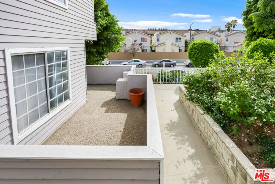 20235 Keswick Street #7, Canoga Park, CA 91306 - #3