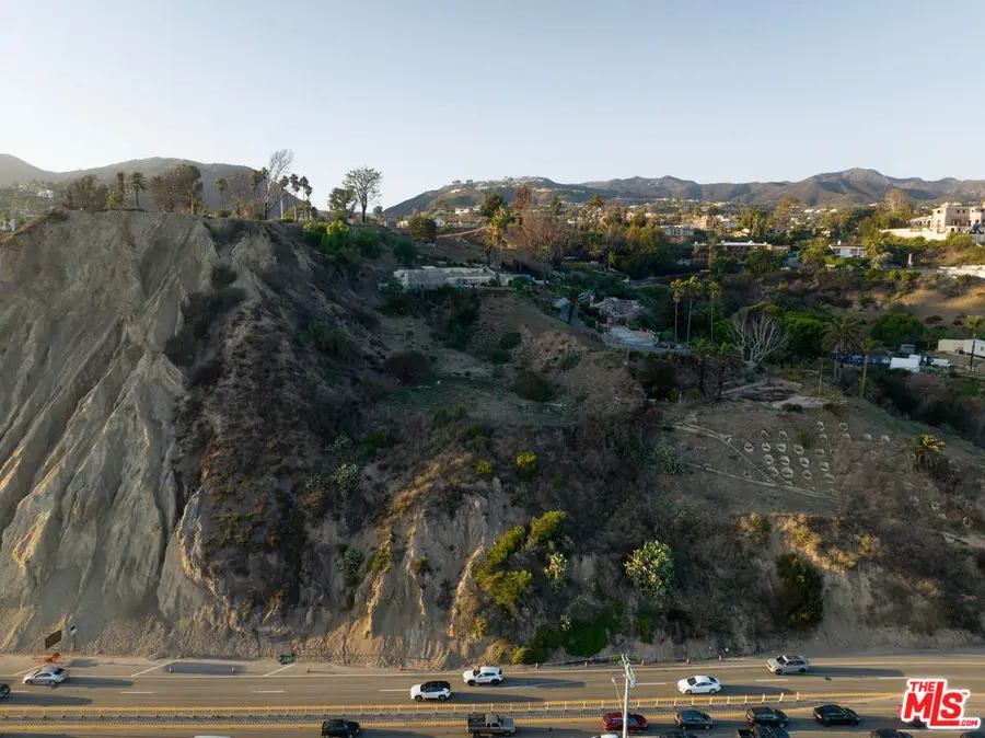 201 Mantua Road, Pacific Palisades, CA 90272 - #2