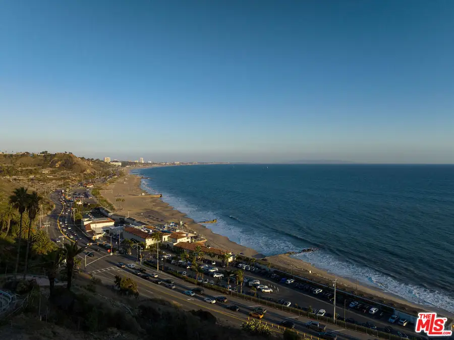 201 Mantua Road, Pacific Palisades, CA 90272 - #3