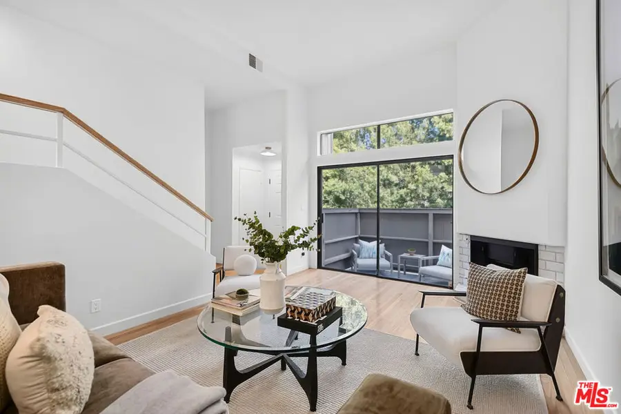 15167 Magnolia Boulevard #E, Sherman Oaks, CA 91403 - #3
