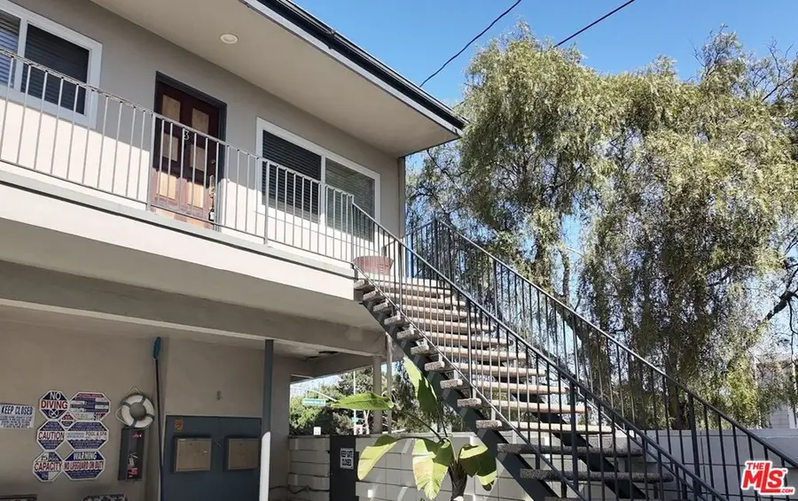 1117 Pacific Avenue #3, Manhattan Beach, CA 90266 - #2