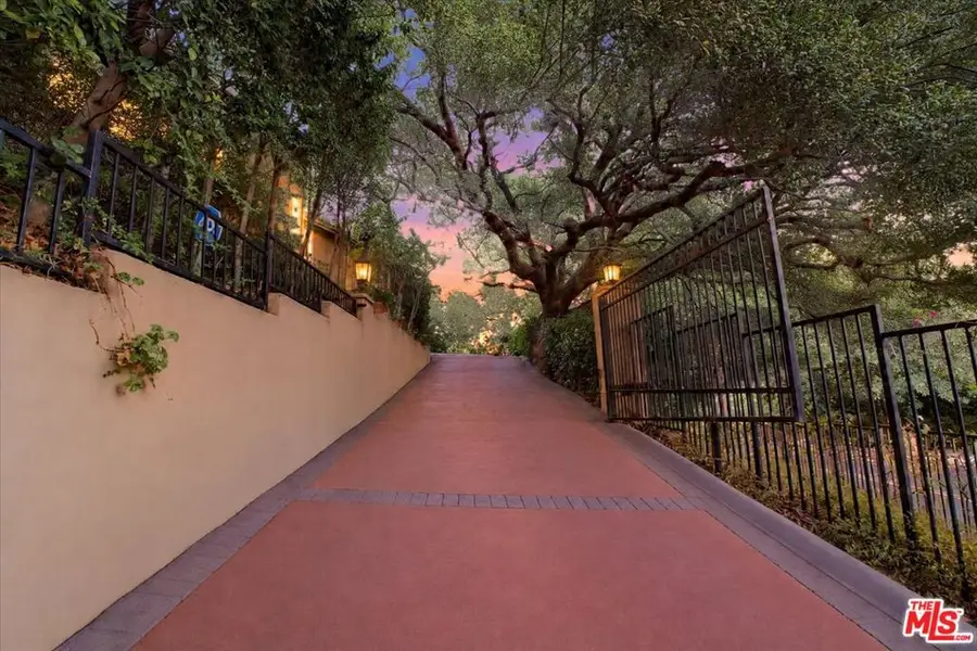 16743 Adlon Road, Encino, CA 91436 - #3