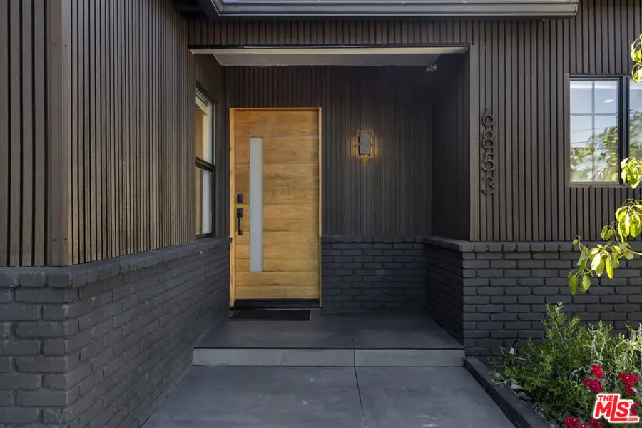 6853 Willis Avenue, Van Nuys, CA 91405 - #3