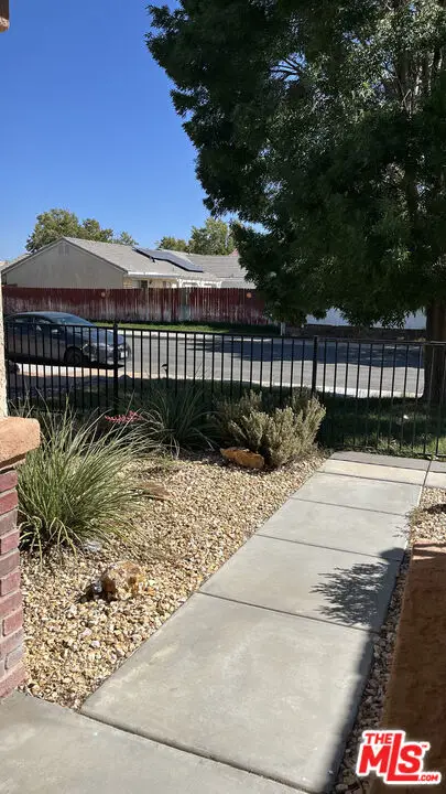 1751 W Avenue H5, Lancaster, CA 93534 - #2