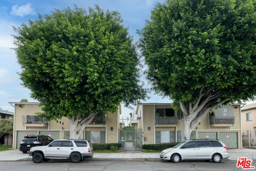 830 Elm Avenue, Long Beach, CA 90813 - #2