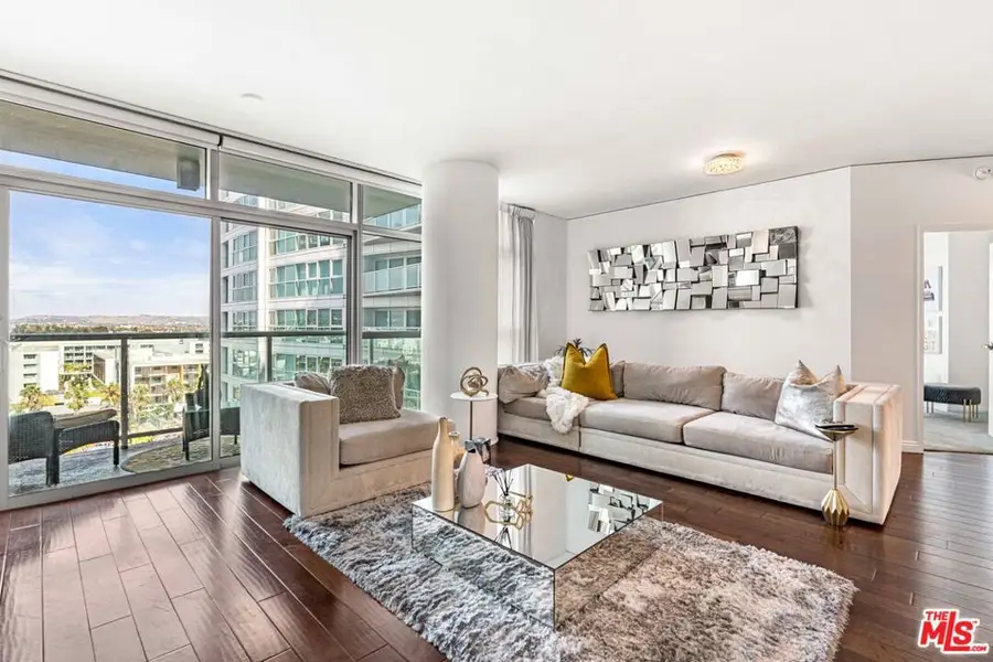 13650 Marina Pointe Drive #1009, Marina Del Rey, CA 90292 - Image #2