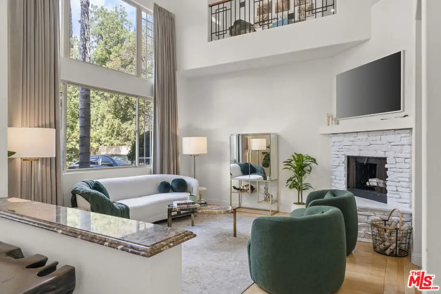 18330 Hanan Court, Tarzana, CA 91356 - Image #3