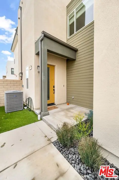 27525 Illumination Court, Valencia, CA 91381 - #2