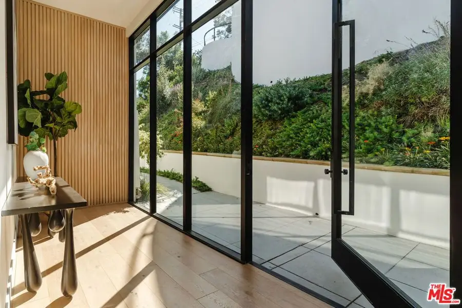 1648 Summitridge Drive, Beverly Hills, CA 90210 - Image #3