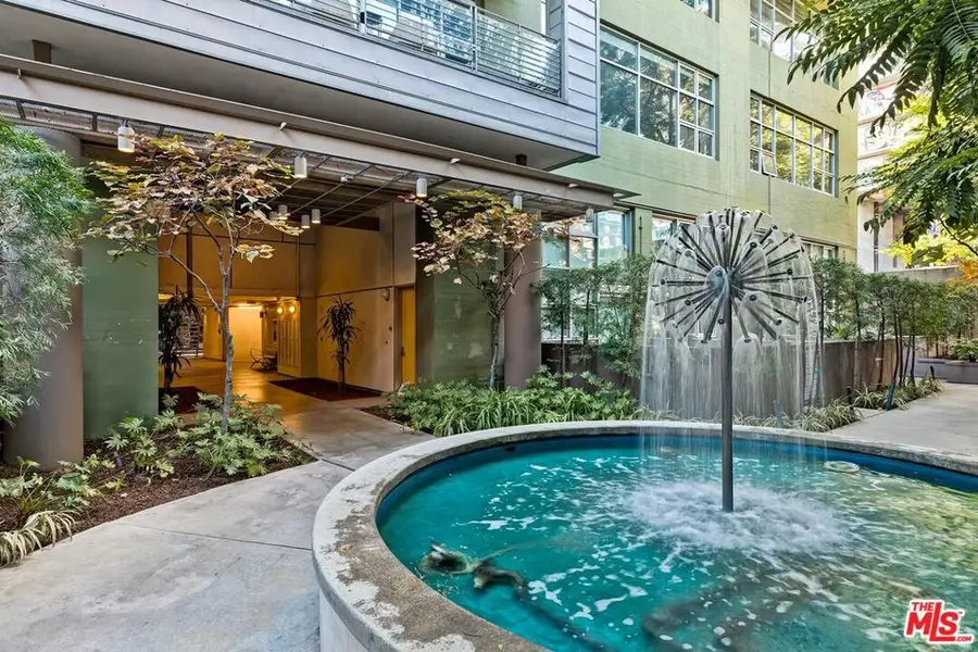 1130 S Flower Street #208, Los Angeles, CA 90015 - #2