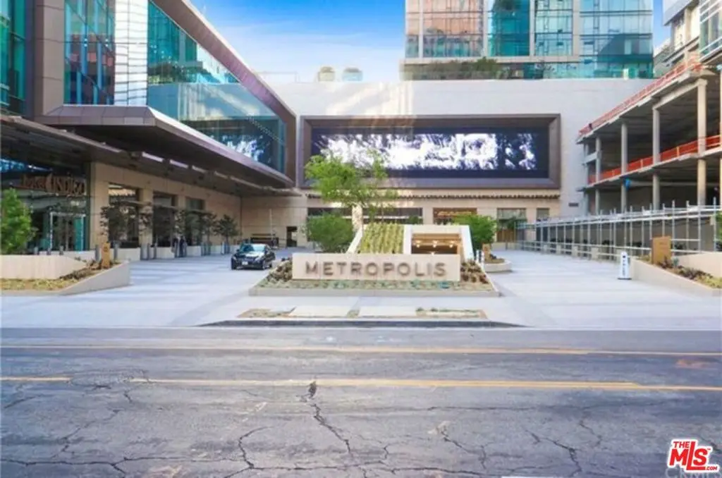 889 Francisco Street #2210, Los Angeles, CA 90017 - #1