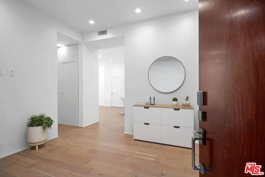 2215 5th Street #B, Santa Monica, CA 90405 - Image #2