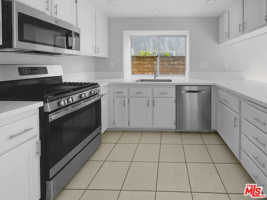 650 Twin Peaks Avenue, Simi Valley, CA 93065 - Image #2