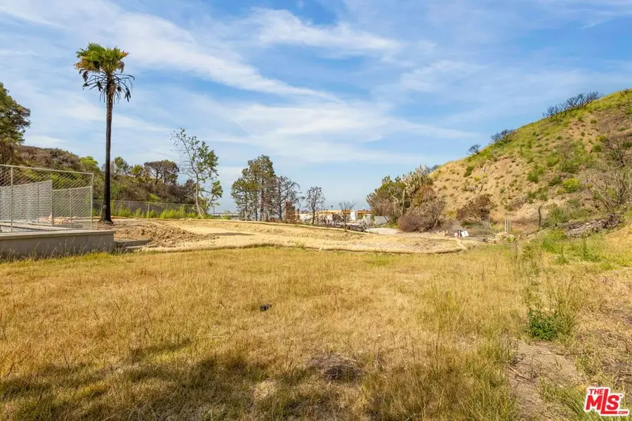 1228 Las Lomas Place, Pacific Palisades, CA 90272 - Image #3