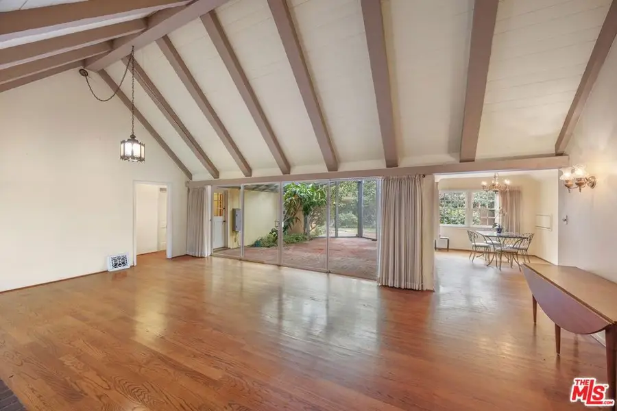 11952 Hesby Street, Valley Village, CA 91607 - Image #3