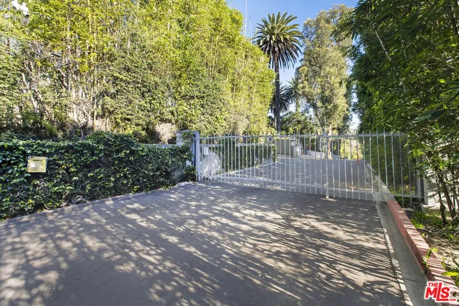 2004 La Brea Terrace, Los Angeles, CA 90046 - Image #2