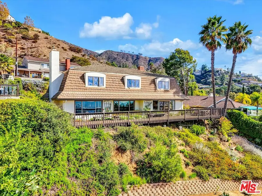 441 Audraine Drive, Glendale, CA 91202 - Image #2