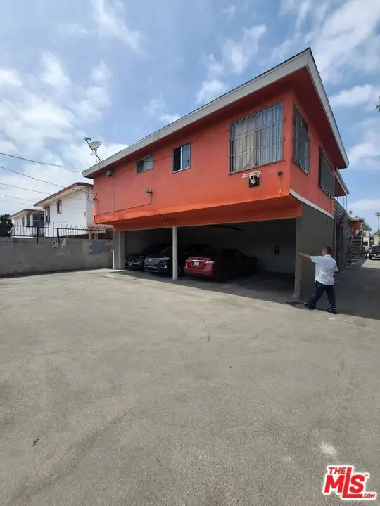 620 W 82nd Street, Los Angeles, CA 90044 - Image #2