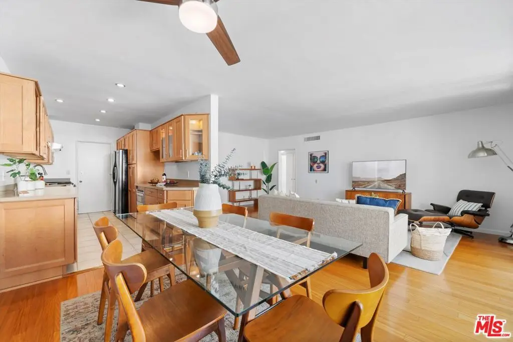 7260 Hillside Avenue #305, Los Angeles, CA 90046 - Image #1