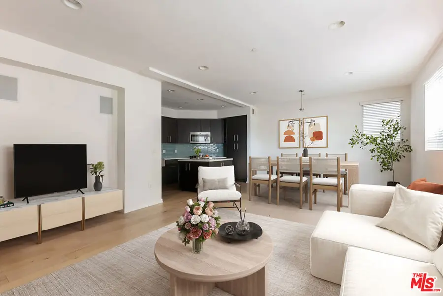 11912 Laurelwood Drive #103, Studio City, CA 91604 - Image #2