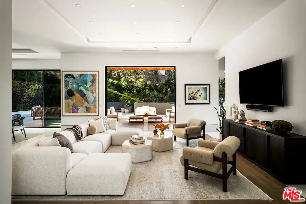 17335 Tramonto Drive, Pacific Palisades, CA 90272 - Image #1