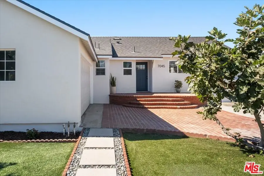 7045 Varna Avenue, North Hollywood, CA 91605 - Image #2