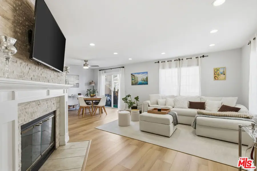 18840 Vista Del Canon #D, Newhall, CA 91321 - Image #3