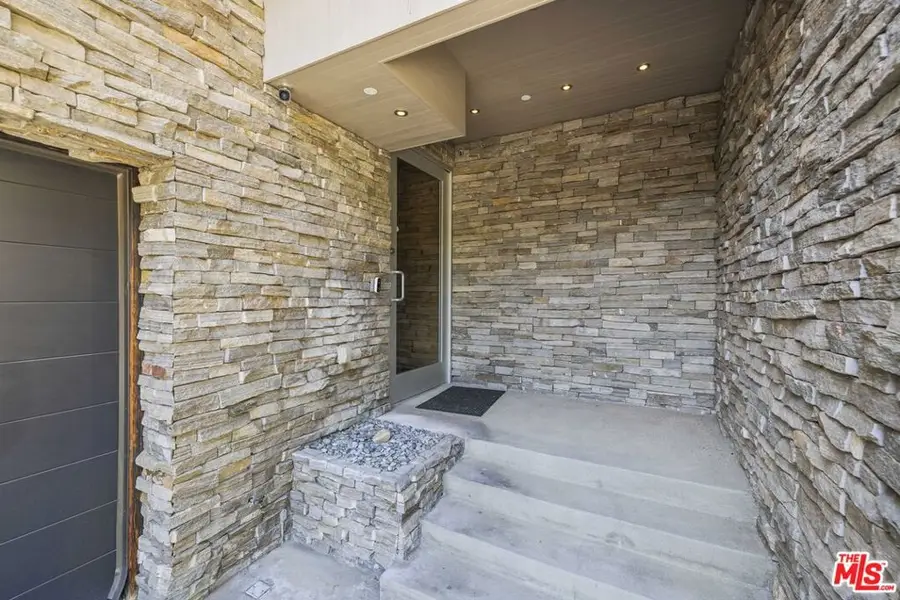 2756 Westshire Drive, Los Angeles, CA 90068 - Image #2