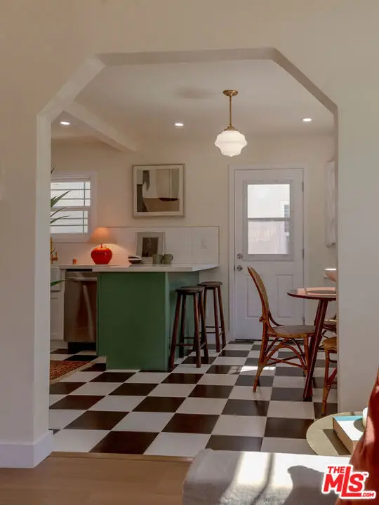 5315 Saturn Street, Los Angeles, CA 90019 - Image #1