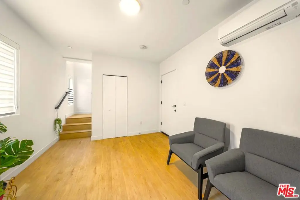 497 N St Andrews Place, Los Angeles, CA 90004 - Image #1