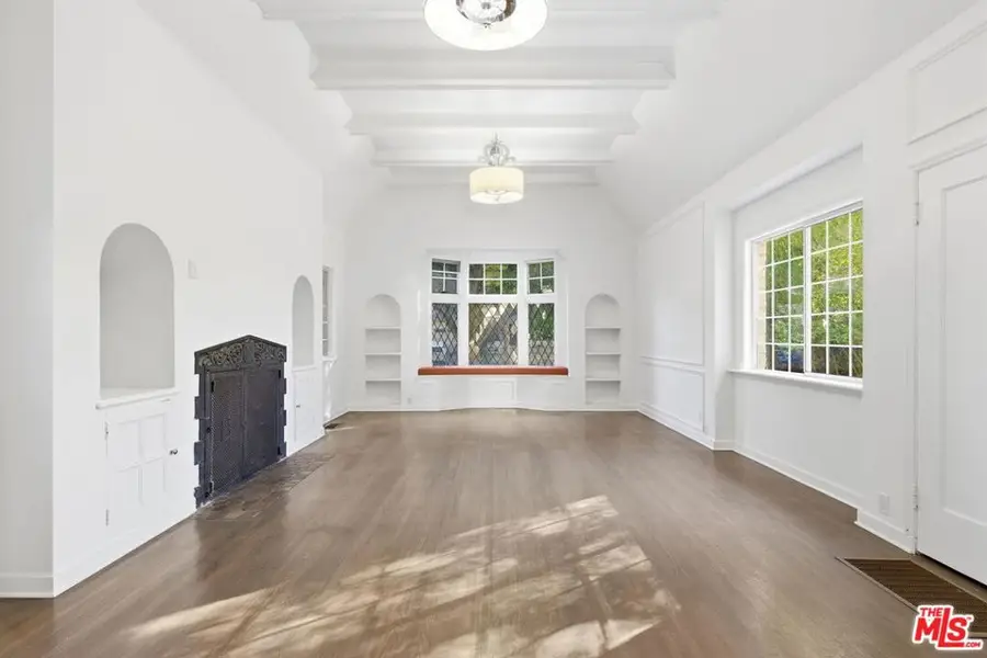 2633 N Commonwealth Avenue, Los Angeles, CA 90027 - #2