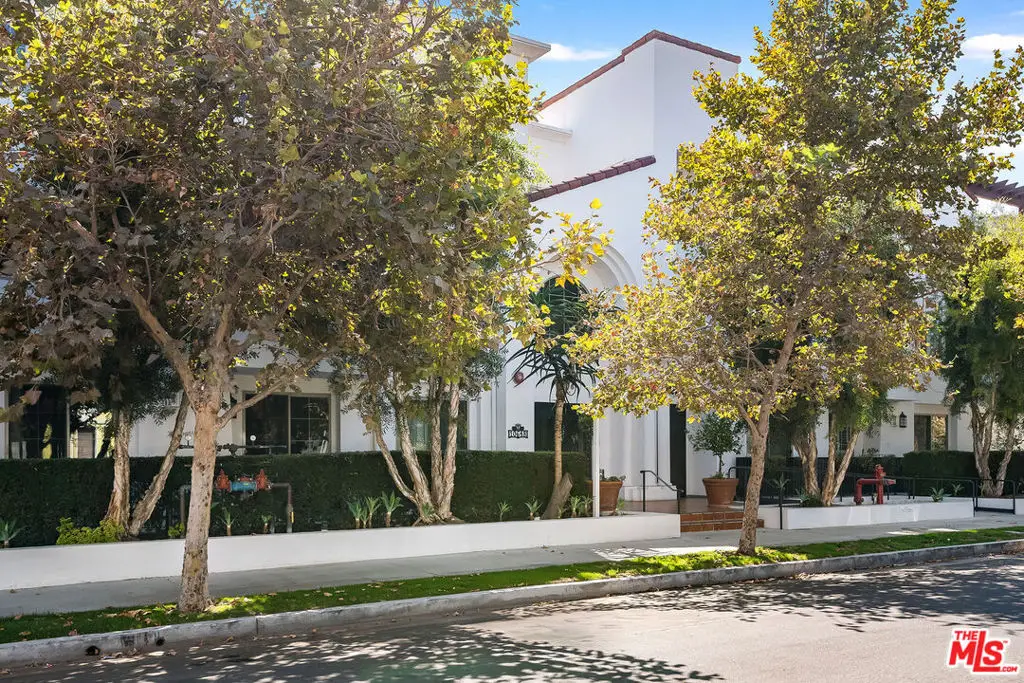 10648 Woodbridge Street #105, Toluca Lake, CA 91602 - Image #1