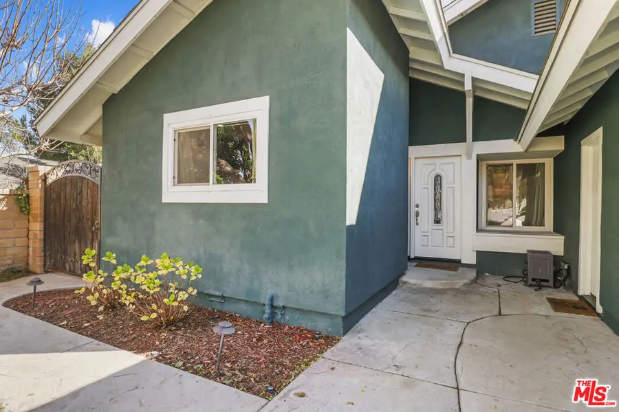 27558 Pamplico Drive, Valencia, CA 91354 - Image #3