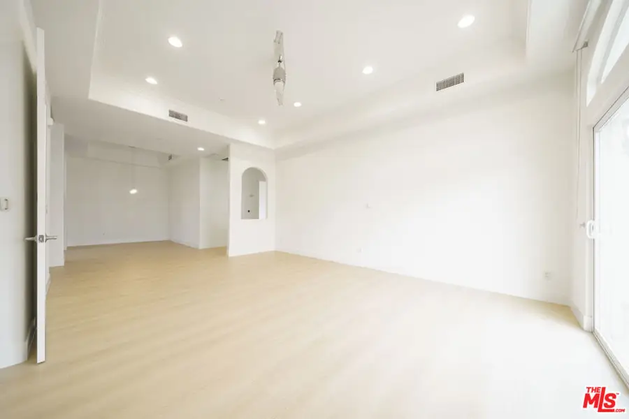 309 S Mariposa Avenue #301, Los Angeles, CA 90020 - #3